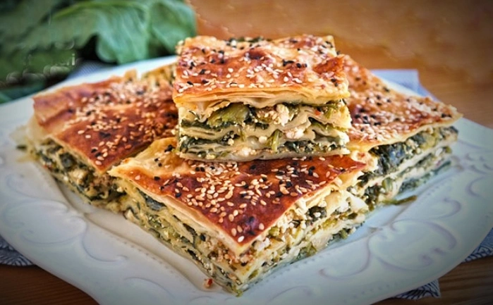 hazir-yufka-ile-ispanakli-borek